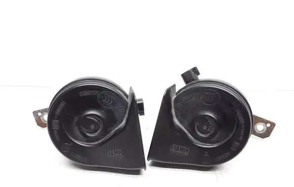 Volvo V70 Horn signal 08635072 08635071