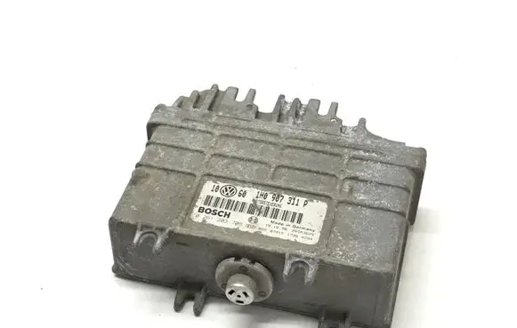 Volkswagen Golf III Engine control unit/module 1H0907311P 0261203708