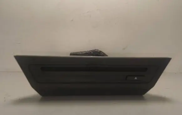Radio/CD/DVD/GPS head unit