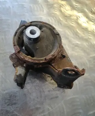 Honda Jazz Engine mount bracket
