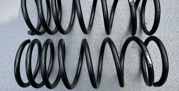 Nissan Patrol Y61 Rear coil spring 55020VB100 55020VB000