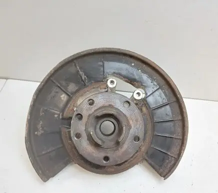 Rear wheel hub