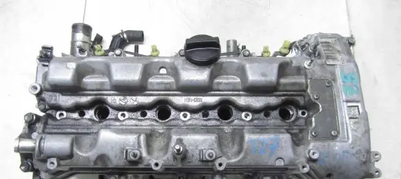 Toyota Avensis T270 Engine head 