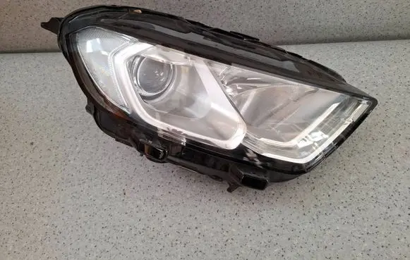 Ford Ecosport Headlight/headlamp GN1513W029JE 14042019
