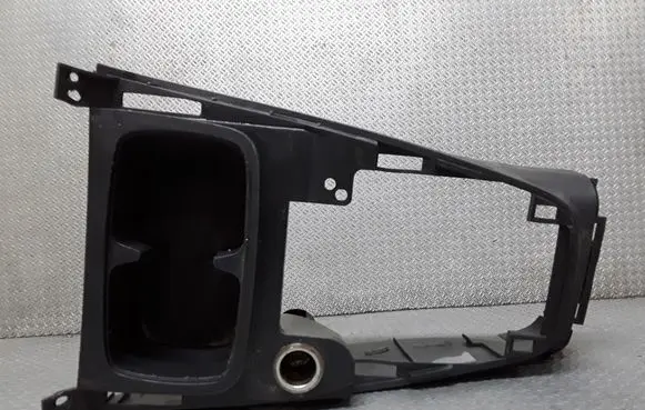 Cup holder front