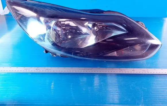 Ford Focus Headlight/headlamp 14819 14821