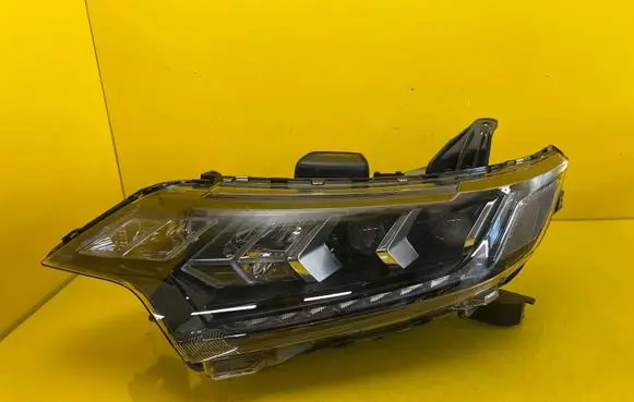 Mitsubishi Outlander Headlight/headlamp 8301D4-63