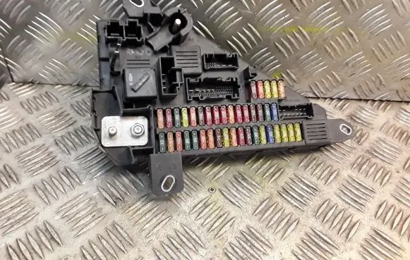 BMW 5 E60 E61 Fuse box set 9138830