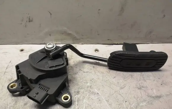 Nissan Note (E11) Accelerator throttle pedal 18002AX700 10254 2776B