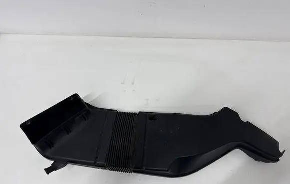 Audi A4 S4 B6 8E 8H Air intake duct part 8E0129617D