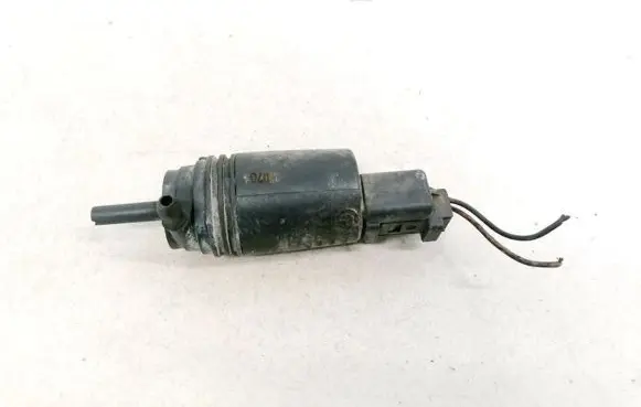 BMW 5 E39 Windscreen/windshield washer pump 67128377612 67.12-8377612