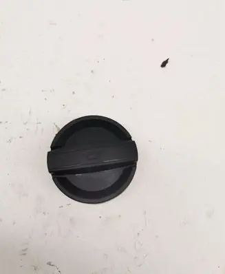 BMW 7 G11 G12 Oil filler cap 8655331