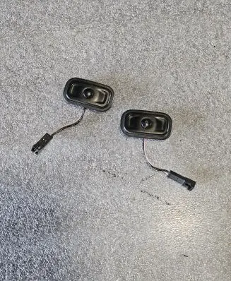Steering wheel buttons/switches