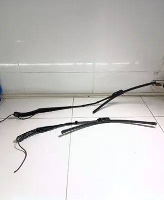 Tesla Model Y Windshield/front glass wiper blade 149024600B 149024900B