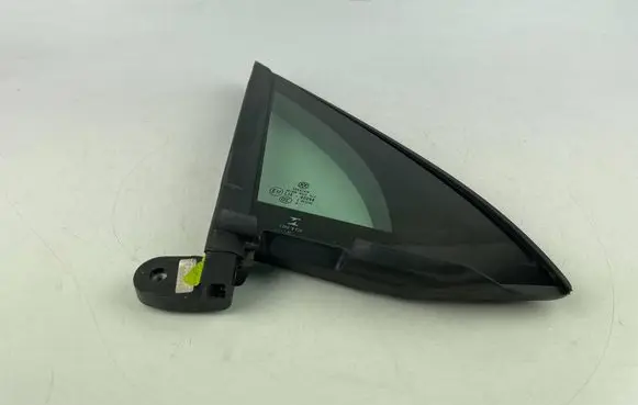 Volkswagen Tiguan Front door vent window glass four-door 5NA845114