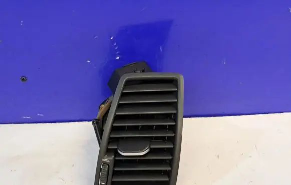 Volvo XC90 Dashboard air vent grill cover trim 3409399