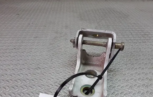 Peugeot 407 Rear door upper hinge