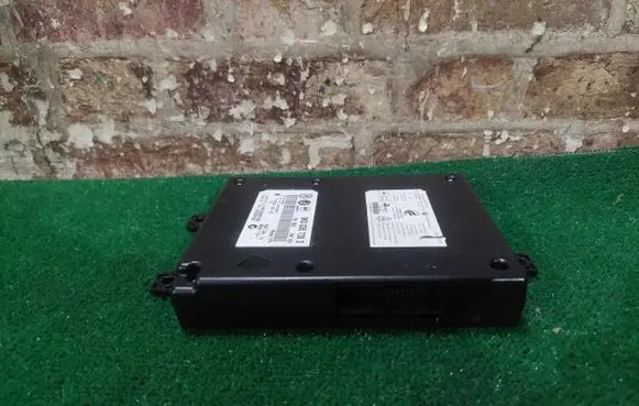 Volkswagen Tiguan Trunk lid opening control unit 
