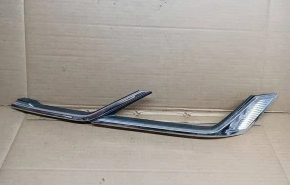 Volkswagen Touareg III Headlight part 21324501
