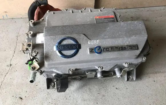 Voltage converter inverter