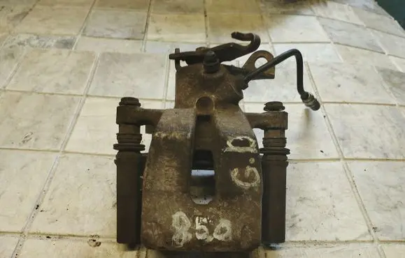 Renault Megane III Rear brake caliper