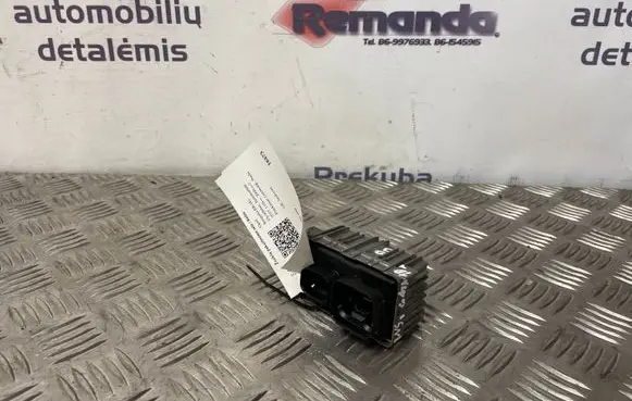 Glow plug pre-heat relay