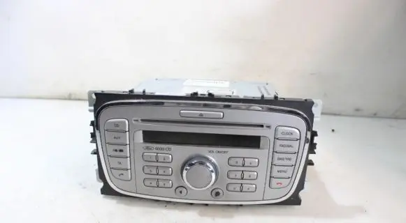 Ford Focus Radio/GPS head unit trim 