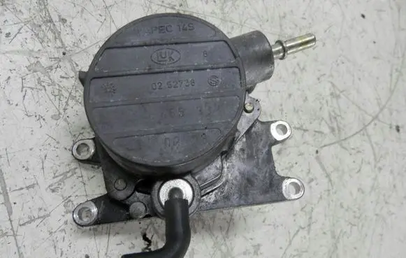 Opel Vectra C Vacuum pump 