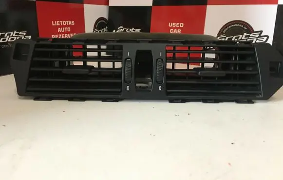 BMW 5 E60 E61 Dash center air vent grill 6910734 691073407