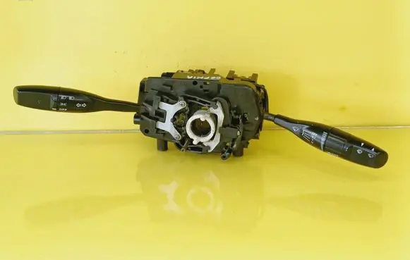 KIA Sephia Wiper turn signal indicator stalk/switch 454310