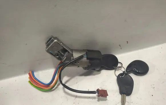 Citroen Berlingo Ignition lock 9648445180