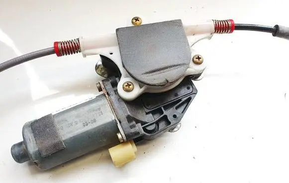 Nissan Terrano Front door window regulator motor 0130821721