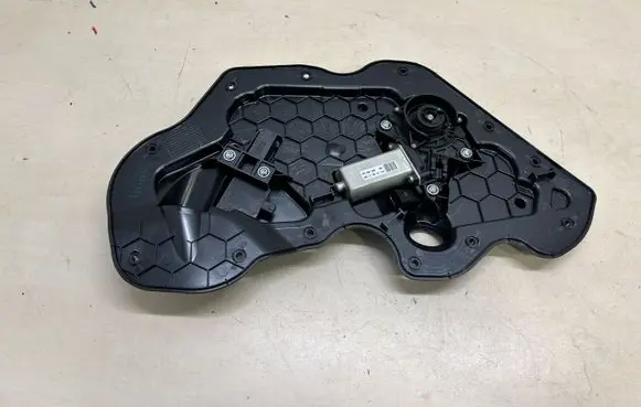 Audi A8 S8 D4 4H Rear door soft close latching motor 4H0839915 4F0837059