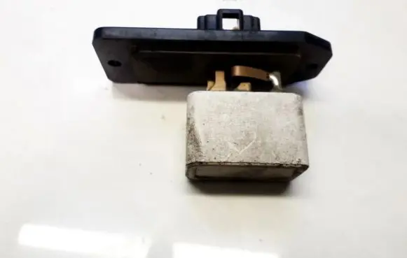 Mitsubishi Lancer Heater blower motor/fan resistor 8K0534