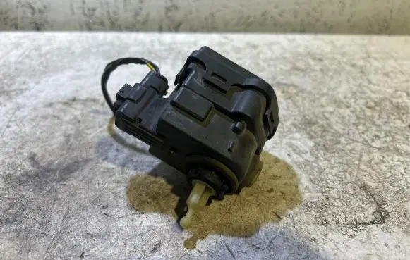 Renault Laguna III Headlight level adjustment motor 8200006664 00816400