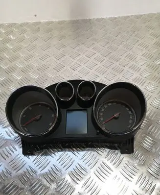 Opel Insignia A Speedometer (instrument cluster) 12843889