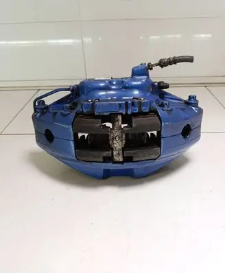 BMW 5 G30 G31 Front brake caliper 687529404