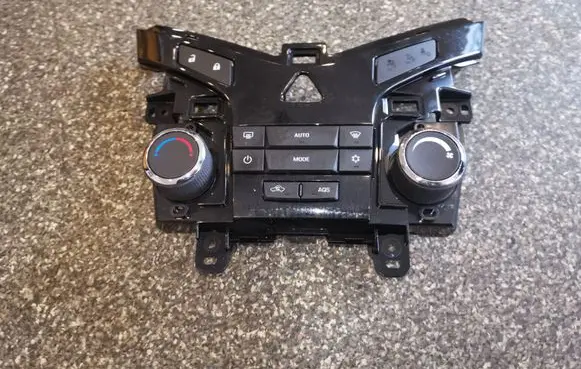 Chevrolet Cruze Climate control unit 11273131