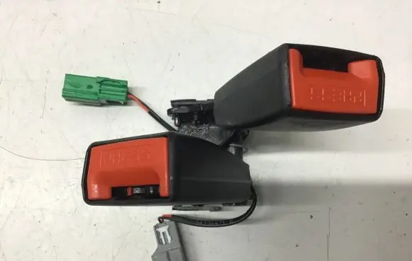Jaguar E-Pace Middle seatbelt buckle (rear) J9C3613K21AB8PVJ