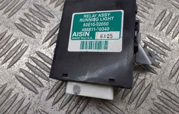 Toyota Matrix (E130) Light relay 82810-02050