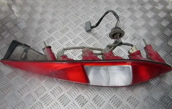 Ford Mondeo Mk III Rear/tail lights 1S7113404C 1S71-13404-C