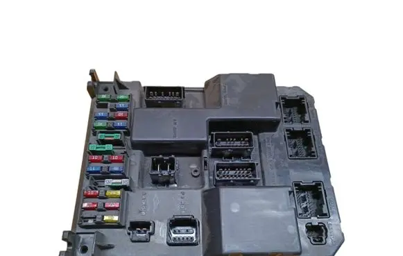 Peugeot 307 Fuse module 9651197580A 9651196880A