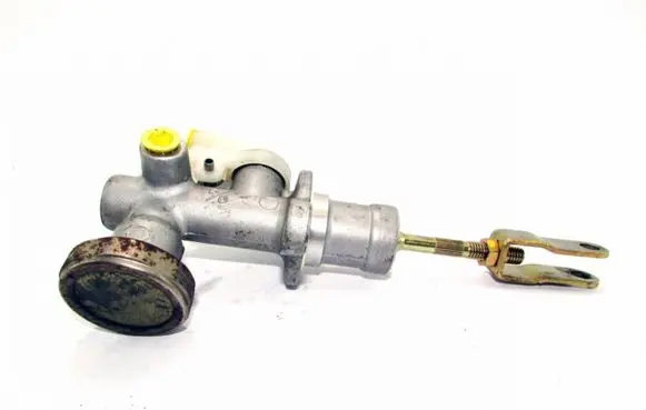 Nissan X-Trail T30 Master brake cylinder