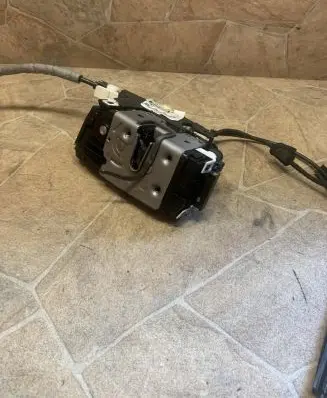Mercedes-Benz GLA W156 X156 Coupe door lock (next to the handle) A2040085899