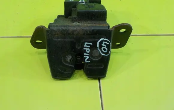 Hyundai ix20 Tailgate exterior lock 812301H000