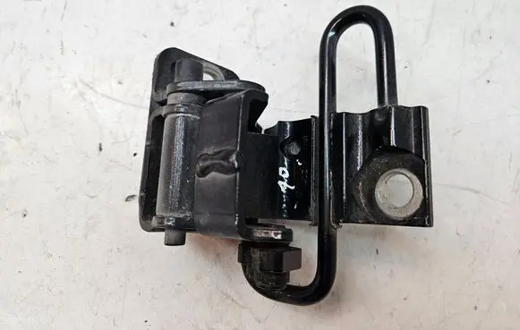 Audi Q7 4L Rear door lower hinge 4L0833412A