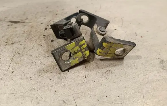 Volkswagen Amarok Front door hinge set 