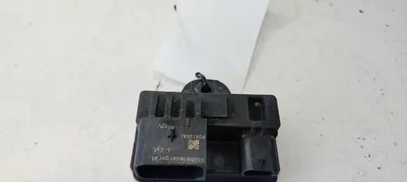 BMW 4 F32 F33 Glow plug pre-heat relay 8519472 E2110021046