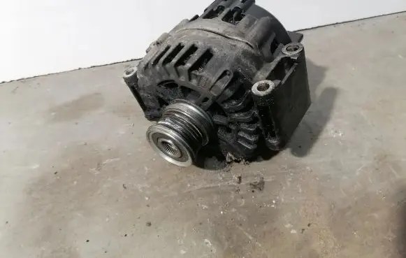 Mercedes-Benz E W212 Generator/alternator A0131546802