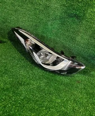 Hyundai Elantra Headlight/headlamp 921023x